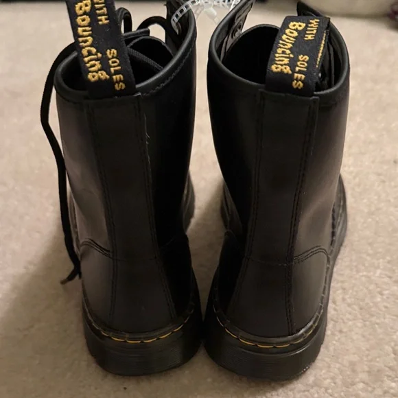 Dr. Martens Zavala Black Lace-Up Boots Women’s 7 EU 38 NEW - Picture 7 of 7